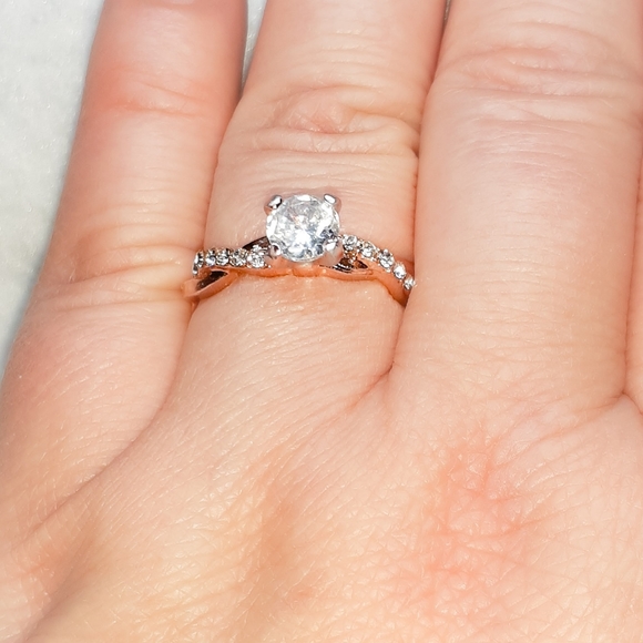 🎀925/18k White Sapphire Princess Ring - Picture 6 of 8